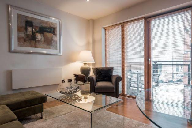 Апартаменты The Chambers, Riverside West